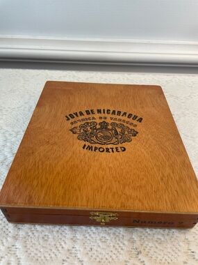 Joya de Nicaragua Imported Wooden Cigar Box - Natural Brown